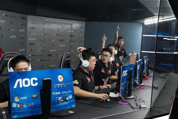 而中国队作 而中国队作